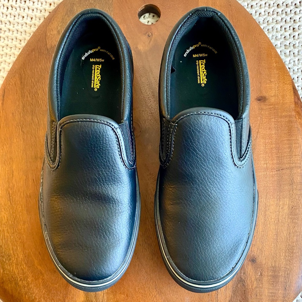 Tredsafe Slip Resistant Slip On Black Work Shoes Womens Size 5